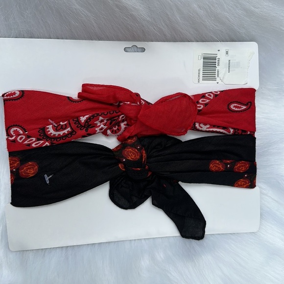 New GUESS WOMENS BANDANA - Picture 3 of 3